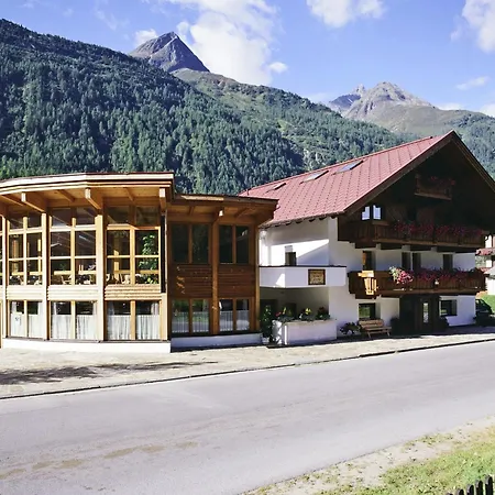 Comfortable In L Ngenfeld With Storage *