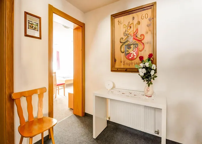 Comfortable In With Storage Längenfeld