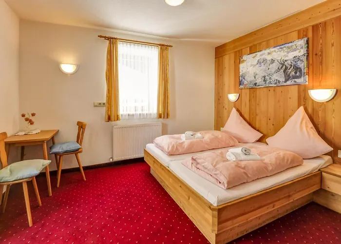 Comfortable In With Storage * Längenfeld