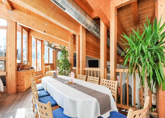 Comfortable In With Storage Längenfeld