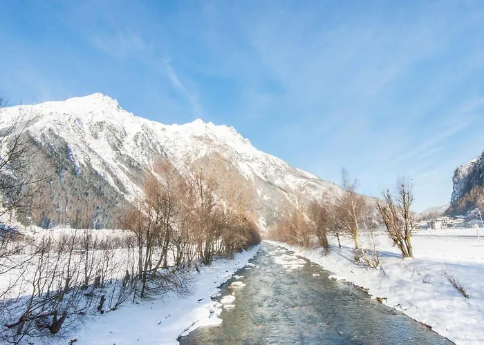 Comfortable In With Storage *