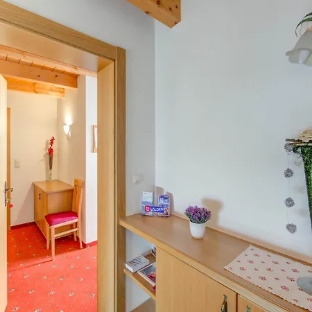 Comfortable In L Ngenfeld With Storage 란켄펠트