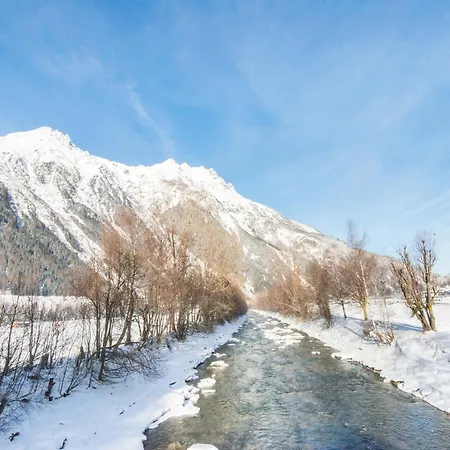 Comfortable In With Storage *