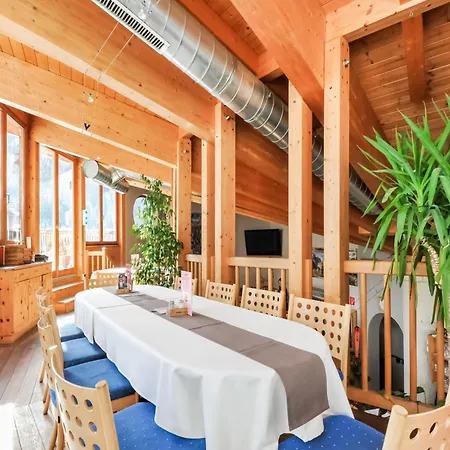 Comfortable In With Storage Längenfeld